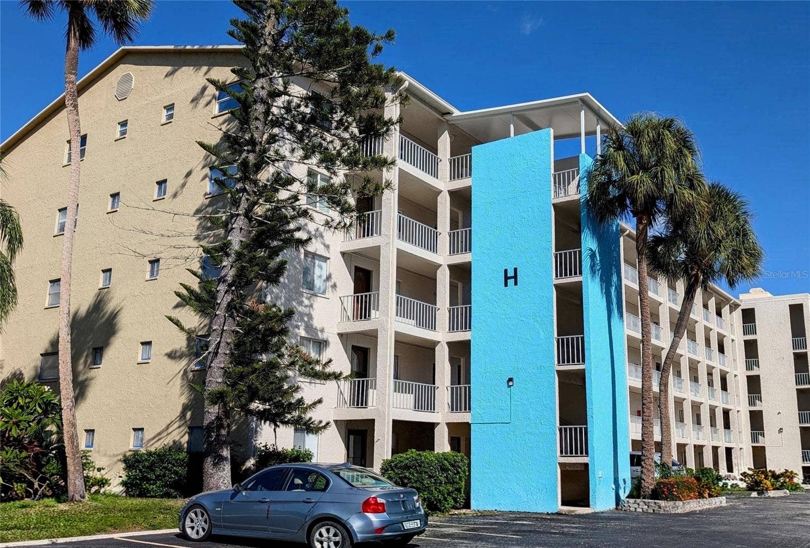 Welcome to H-bldg (w fresh exterior paint job)..