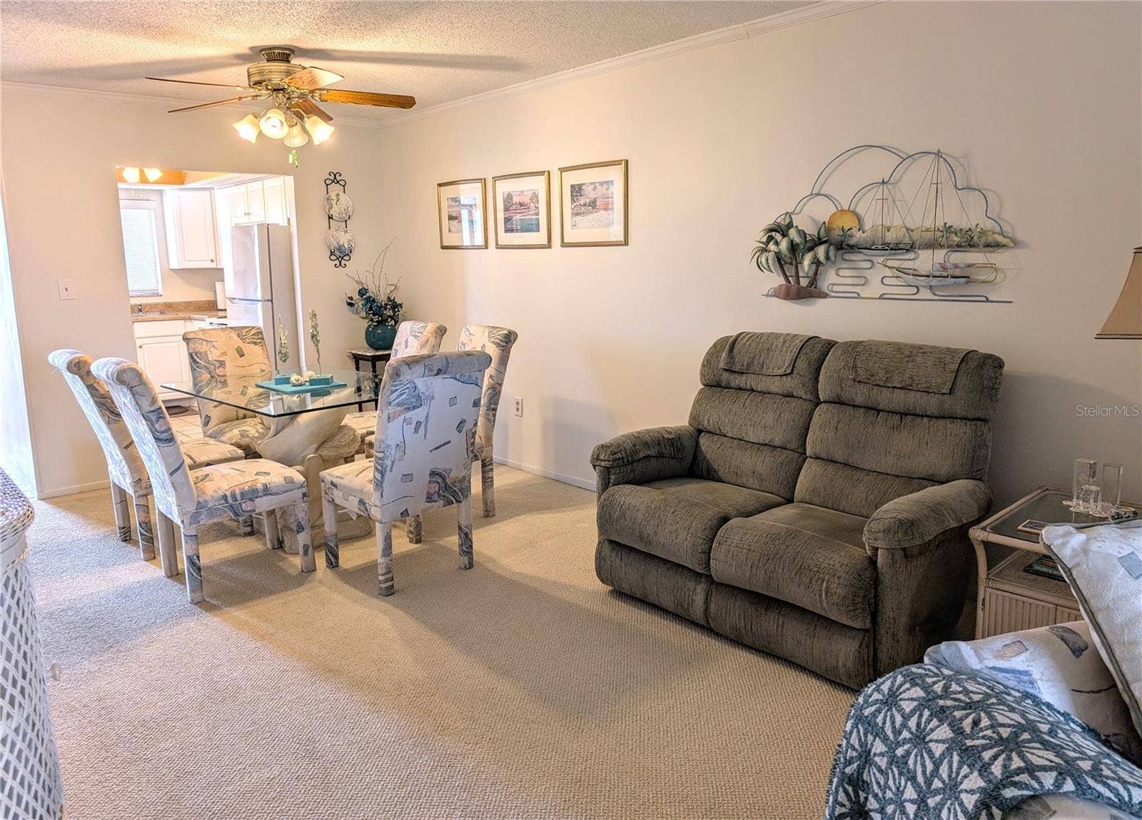 3779 LAKE BAYSHORE DRIVE, #H-402, Bradenton, FL 34205 Spacious: living, dining areas