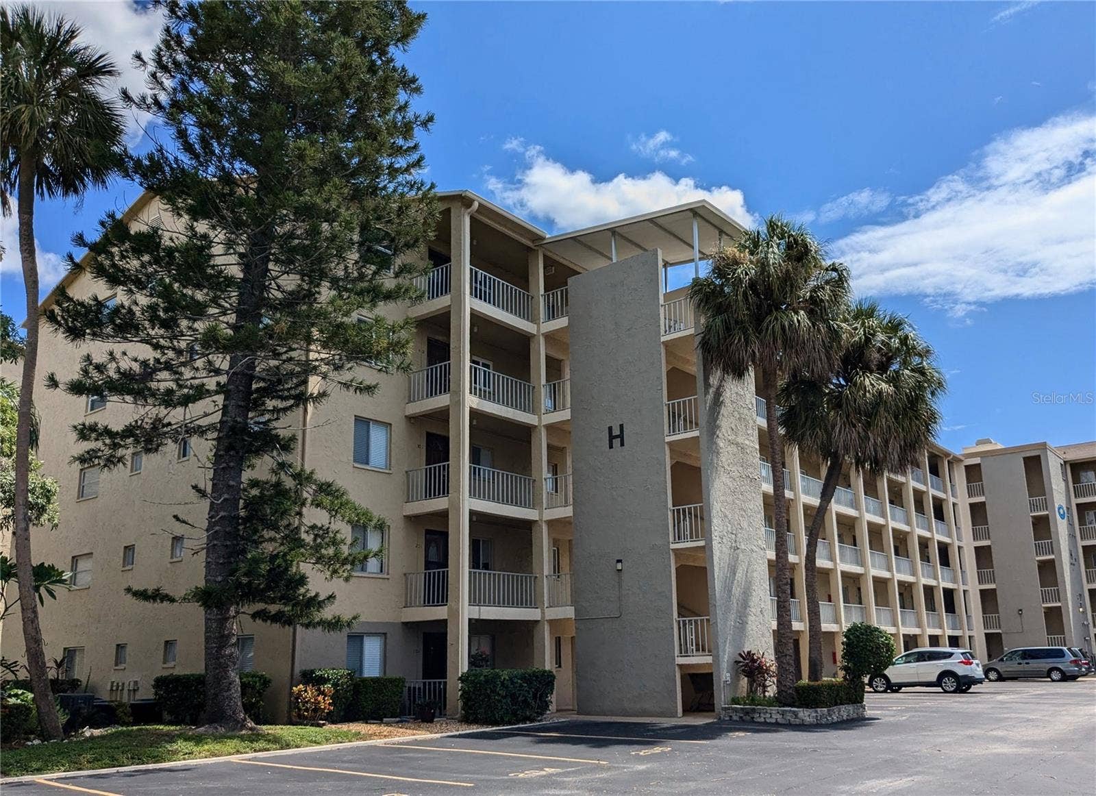 3779 LAKE BAYSHORE DRIVE, #H-402, Bradenton, FL 34205 Welcome to H-bldg