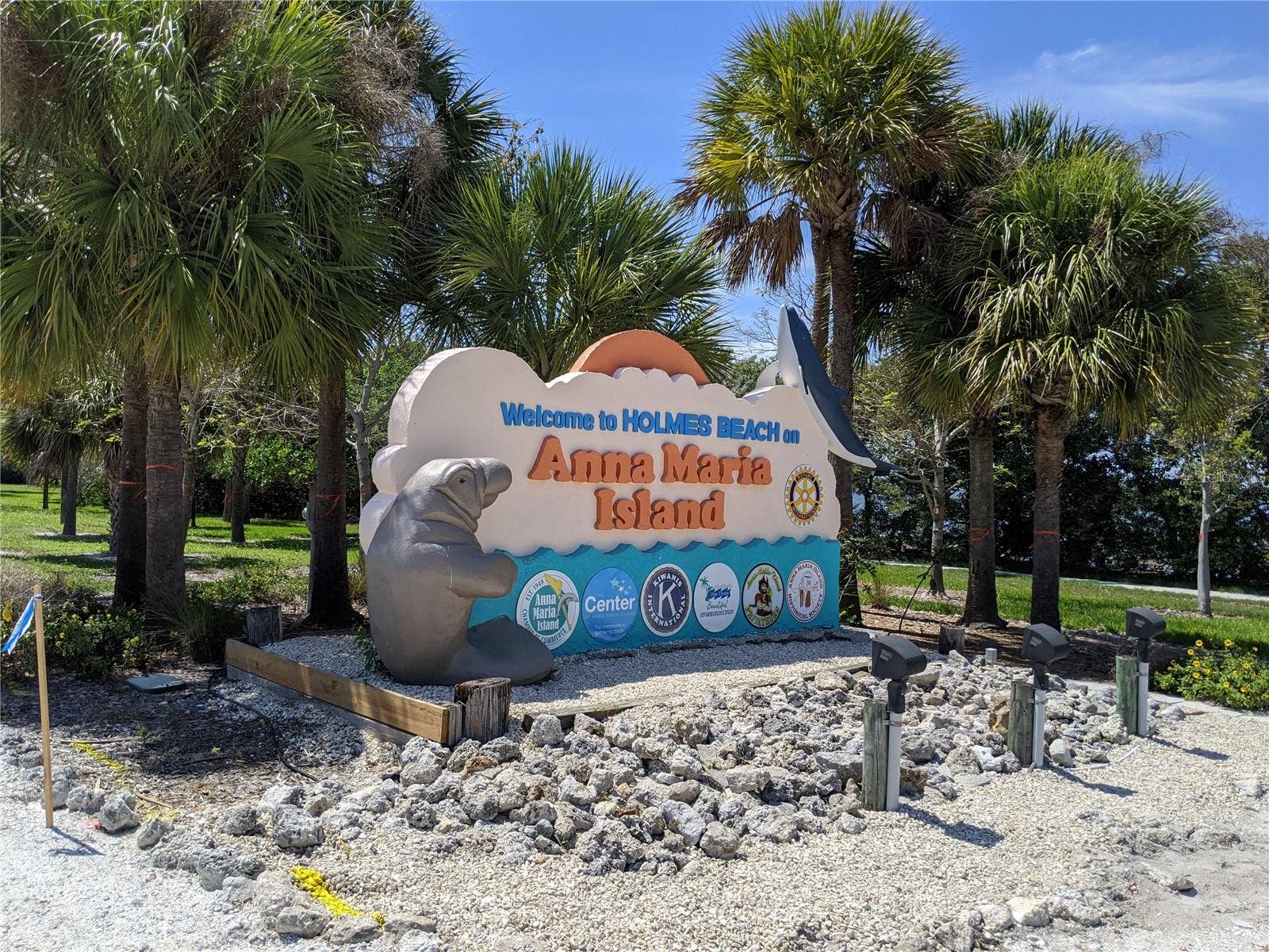 3779 LAKE BAYSHORE DRIVE, #H-402, Bradenton, FL 34205 Another AMI beach welcoming sign