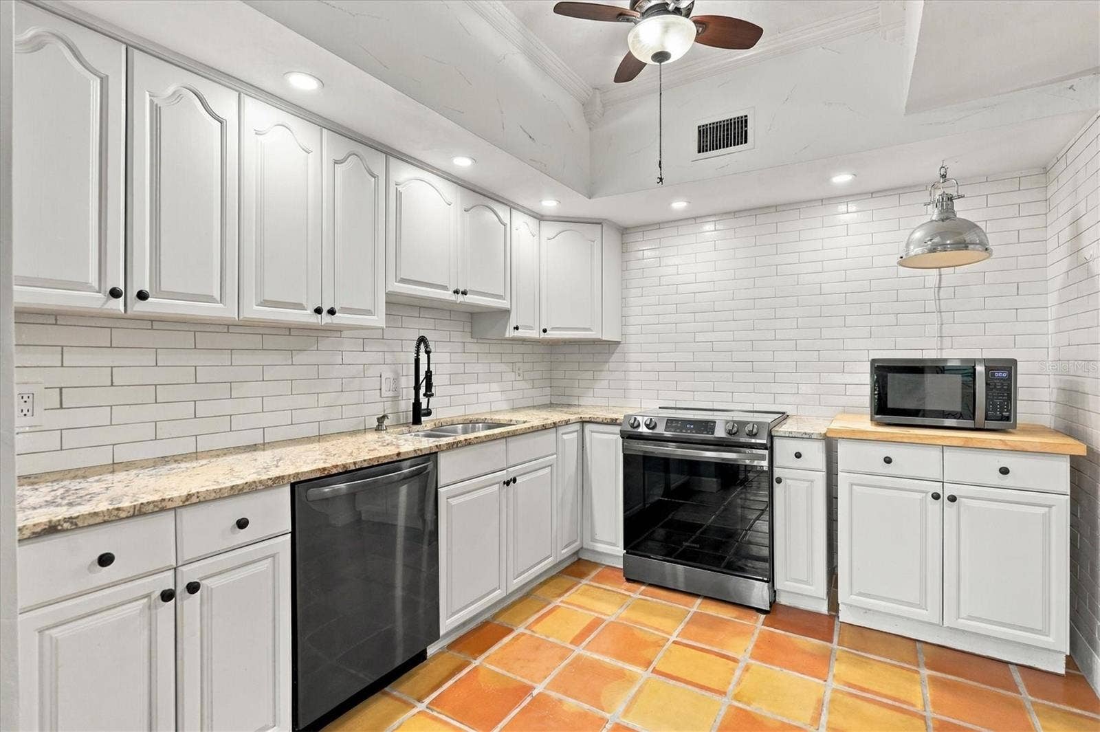 5208 HARBOR ROAD, Bradenton, FL 34209 5208 HARBOR ROAD, Bradenton, FL 34209