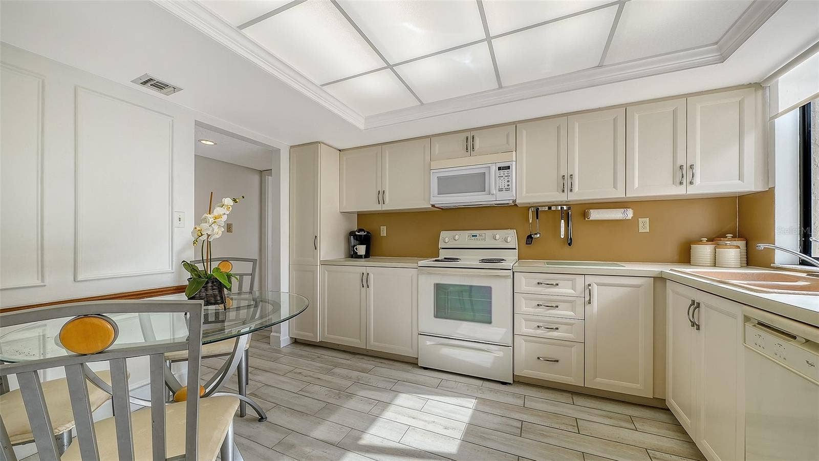 6287 MIDNIGHT PASS ROAD, #103, Sarasota, FL 34242