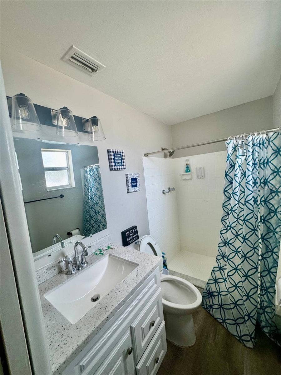 8628 MAGNOLIA DRIVE, Seminole, FL 33777 8628 MAGNOLIA DRIVE, Seminole, FL 33777