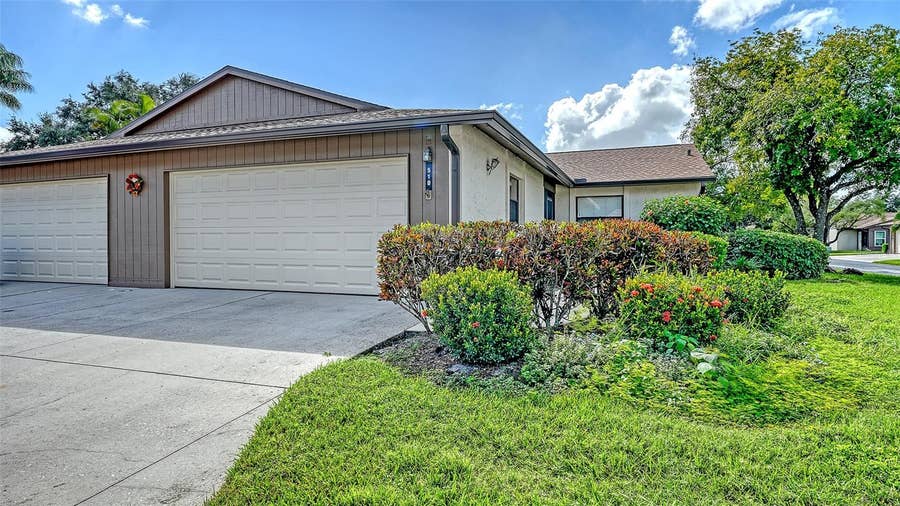 Property photo for 510 OAK HILL CIRCLE, #9, Sarasota, FL