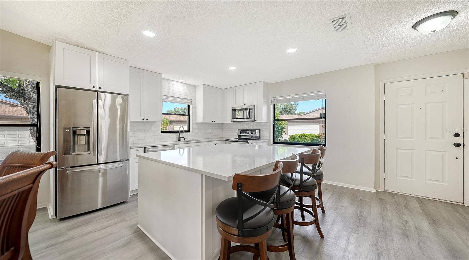 510 OAK HILL CIRCLE, #9, Sarasota, FL 34232