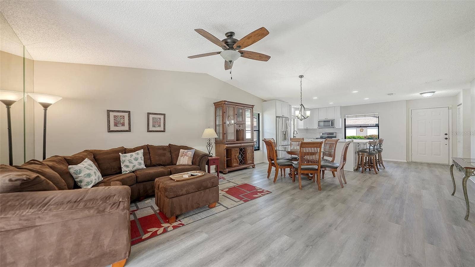 510 OAK HILL CIRCLE, #9, Sarasota, FL 34232