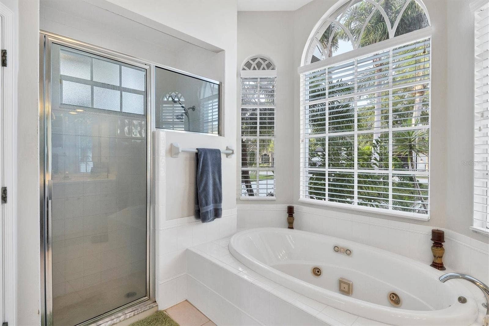 9910 LAUREL VALLEY AVENUE CIRCLE, Bradenton, FL 34202 9910 LAUREL VALLEY AVENUE CIRCLE, Bradenton, FL 34202