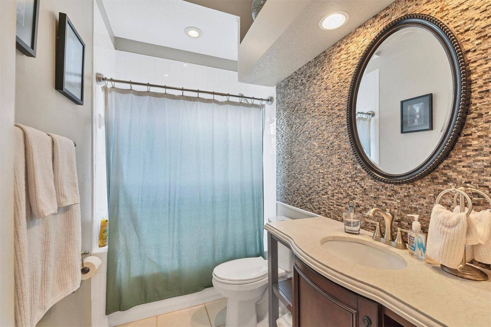 9910 LAUREL VALLEY AVENUE CIRCLE, Bradenton, FL 34202 9910 LAUREL VALLEY AVENUE CIRCLE, Bradenton, FL 34202