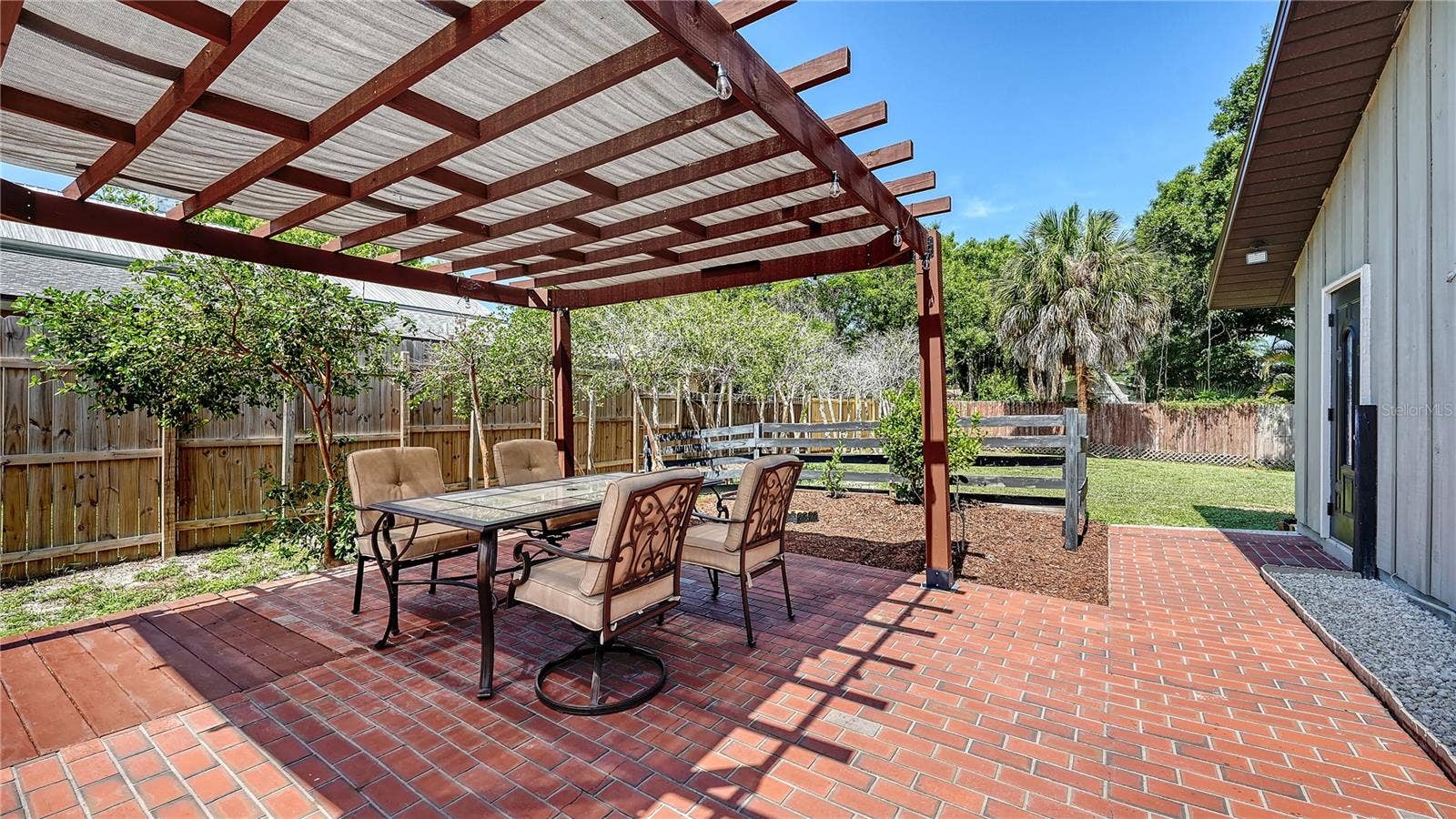 4842 + LOT 8 & 9 NUTMEG AVENUE, Sarasota, FL 34231 Front Porch1
