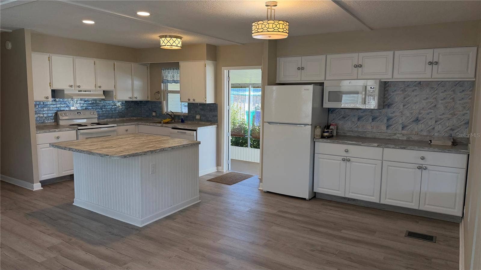 362 TAMPICO DRIVE, Palmetto, FL 34221 362 TAMPICO DRIVE, Palmetto, FL 34221