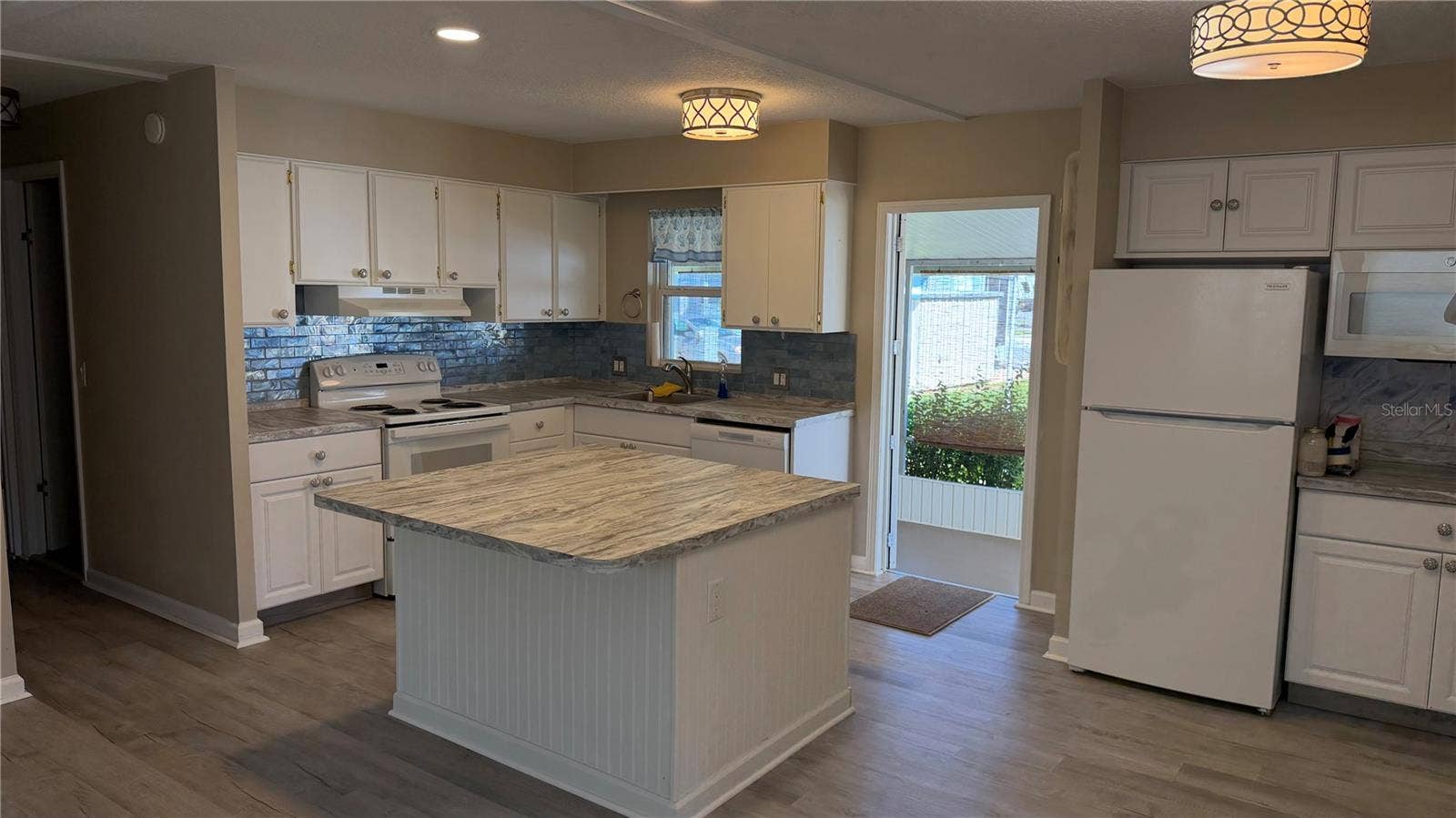 362 TAMPICO DRIVE, Palmetto, FL 34221 362 TAMPICO DRIVE, Palmetto, FL 34221