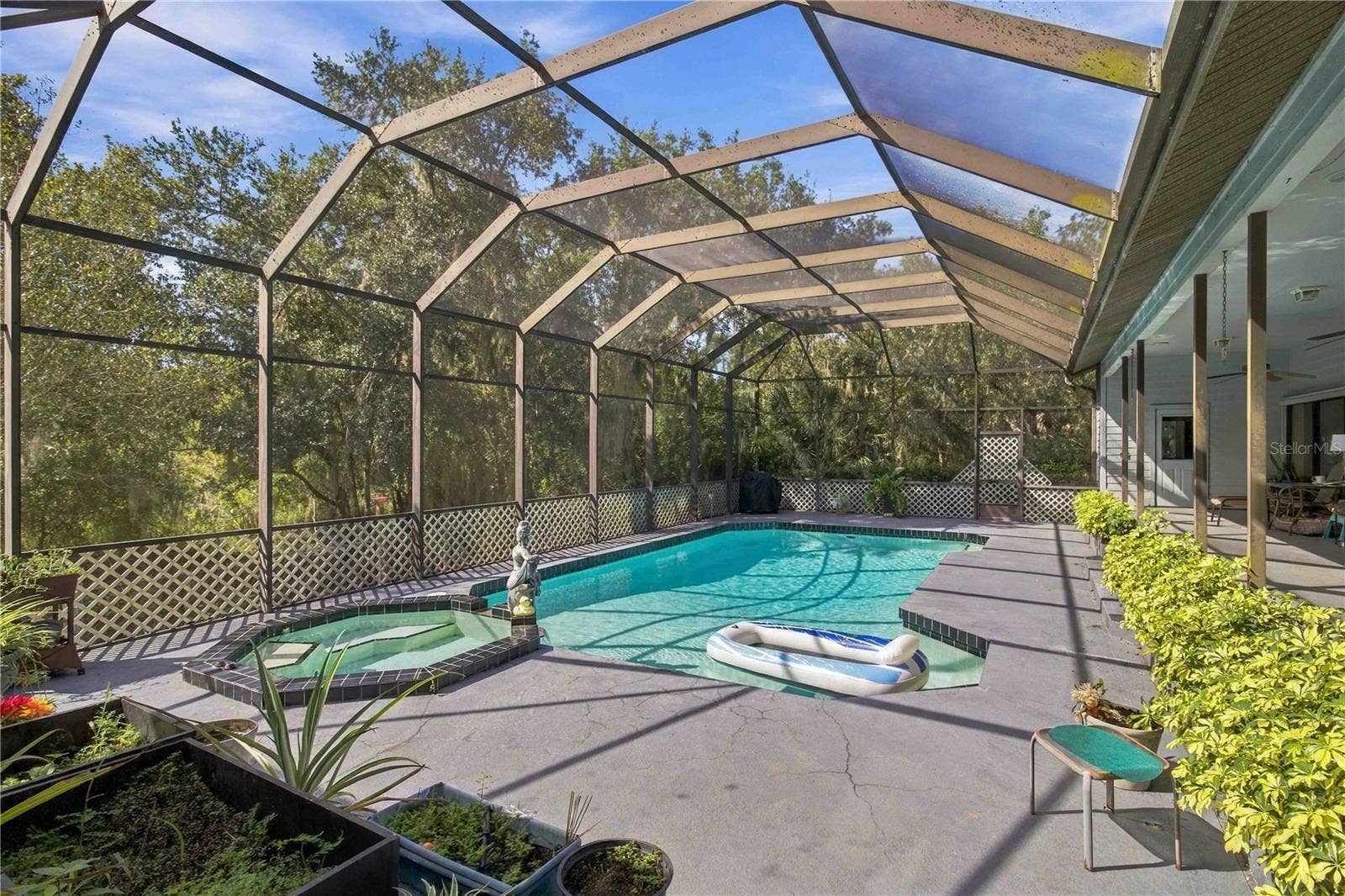 Pool/ Spa
