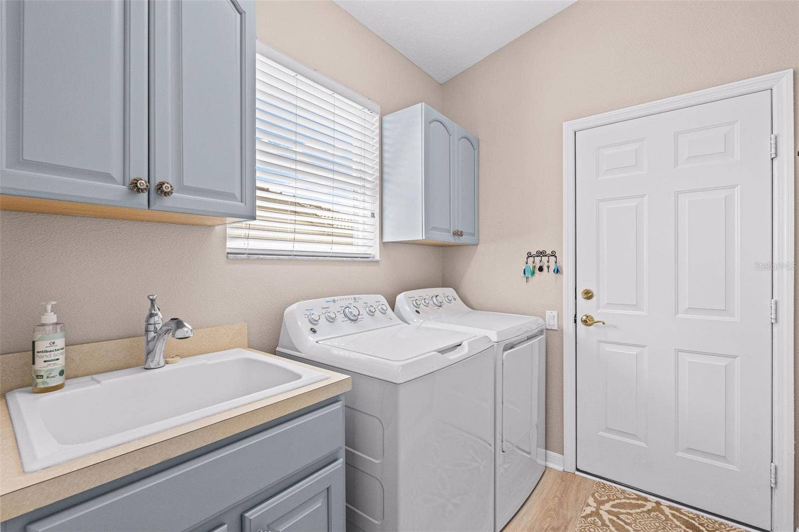 7164 DREWRYS BLUFF, Bradenton, FL 34203 7164 DREWRYS BLUFF, Bradenton, FL 34203