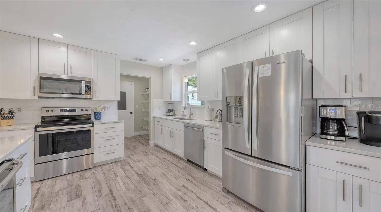 7104 9TH AVENUE DRIVE NW, Bradenton, FL 34209 7104 9TH AVENUE DRIVE NW, Bradenton, FL 34209