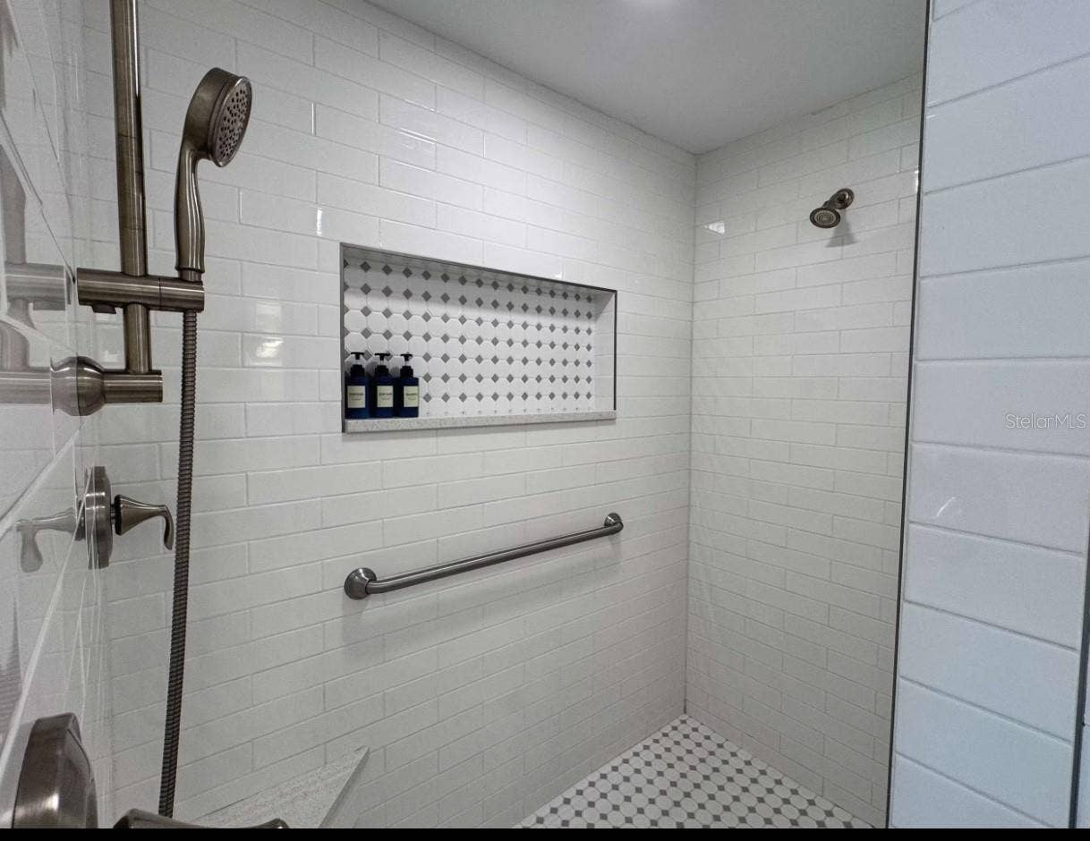 7104 9TH AVENUE DRIVE NW, Bradenton, FL 34209 7104 9TH AVENUE DRIVE NW, Bradenton, FL 34209