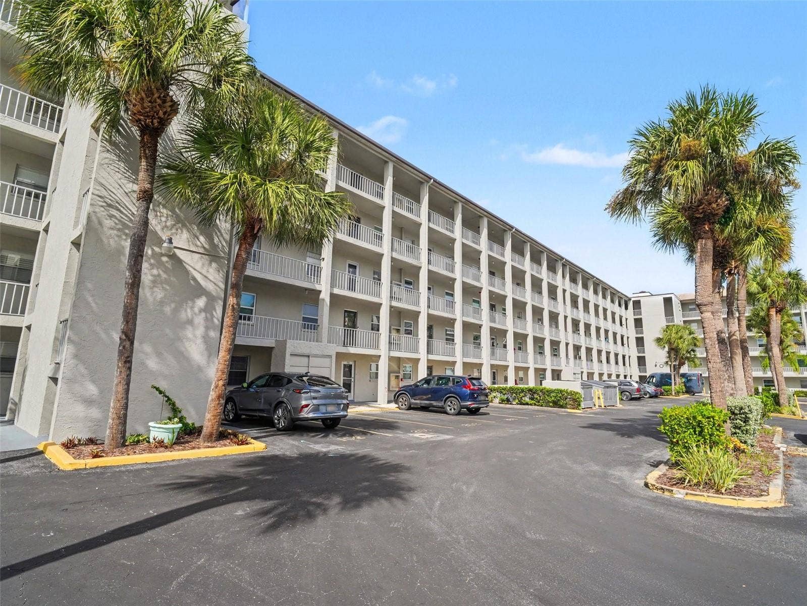 3108 LAKE BAYSHORE DRIVE, #211, Bradenton, FL 34205