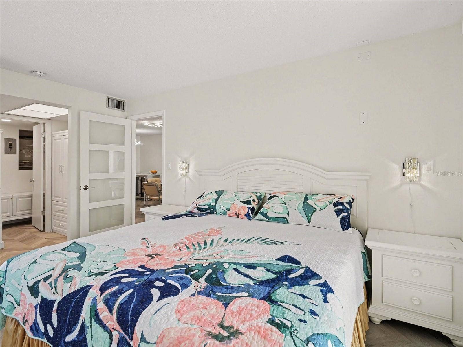 3108 LAKE BAYSHORE DRIVE, #211, Bradenton, FL 34205