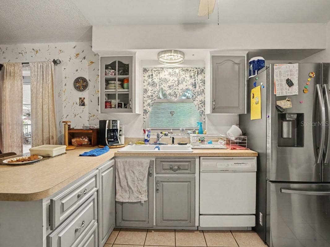 6313 SWEETWATER DRIVE E, Lakeland, FL 33811 6313 SWEETWATER DRIVE E, Lakeland, FL 33811