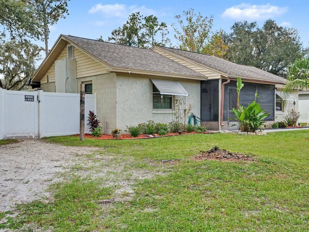 6313 SWEETWATER DRIVE E, Lakeland, FL 33811 6313 SWEETWATER DRIVE E, Lakeland, FL 33811