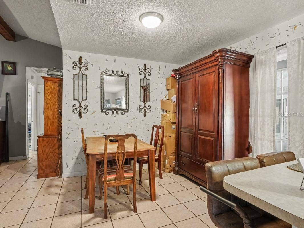 6313 SWEETWATER DRIVE E, Lakeland, FL 33811 6313 SWEETWATER DRIVE E, Lakeland, FL 33811