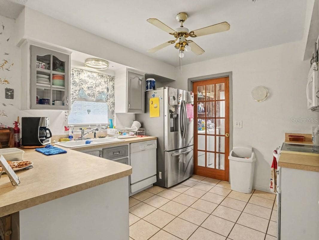6313 SWEETWATER DRIVE E, Lakeland, FL 33811 6313 SWEETWATER DRIVE E, Lakeland, FL 33811