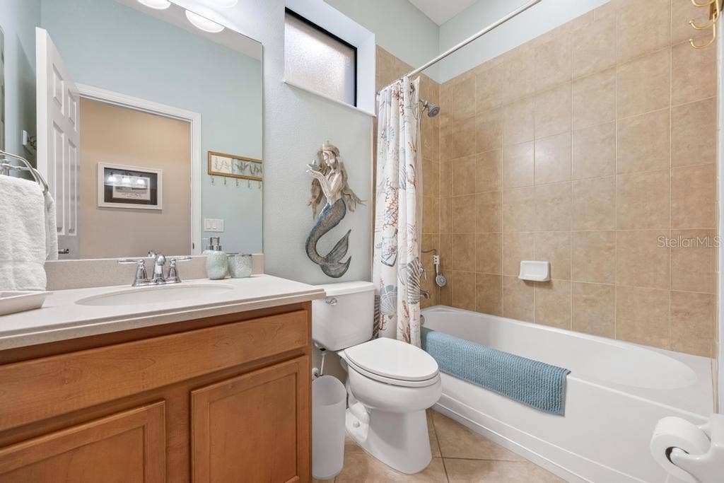 4208 OVERTURE CIRCLE, #502, Bradenton, FL 34209 Always nice to have a tub.