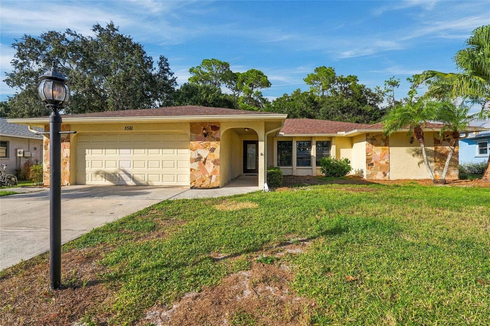 5561 BRIAR CREEK WAY, Sarasota, FL 34235 5561 BRIAR CREEK WAY, Sarasota, FL 34235