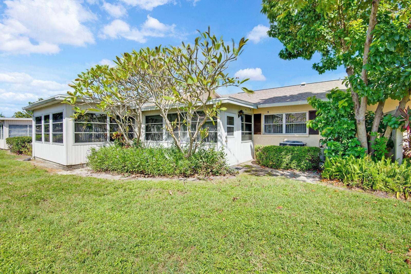 390 301 BOULEVARD W, #10C, Bradenton, FL 34205 Rear Yard