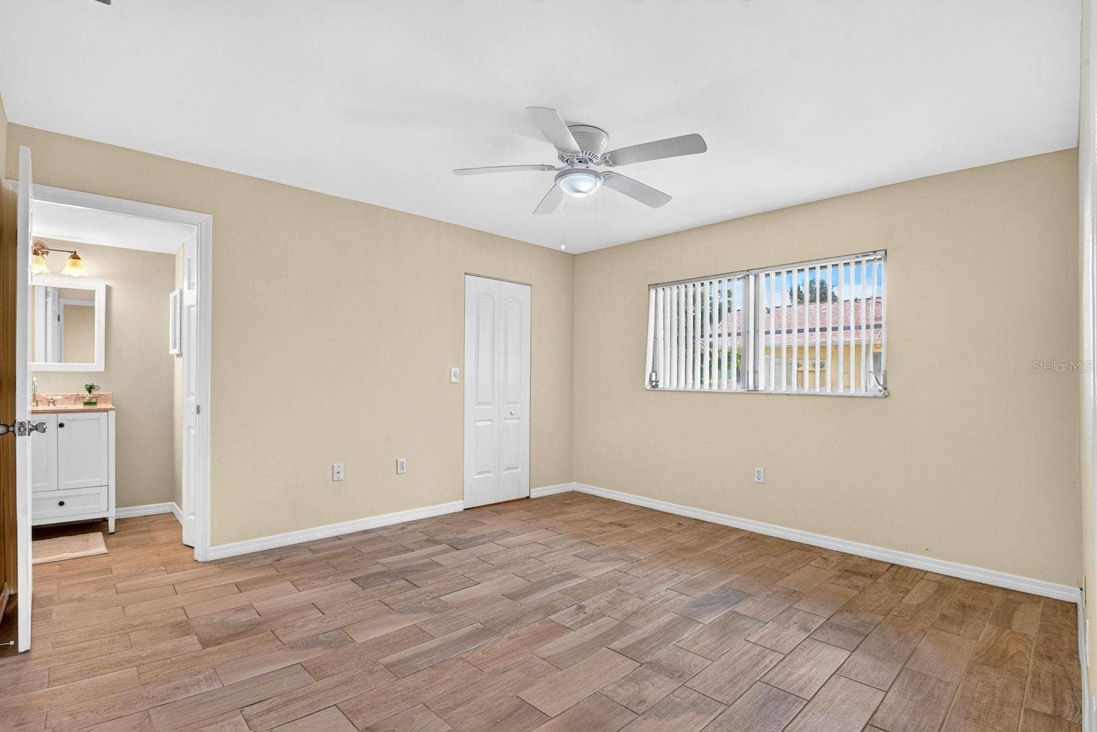 390 301 BOULEVARD W, #10C, Bradenton, FL 34205 Primary Bedroom