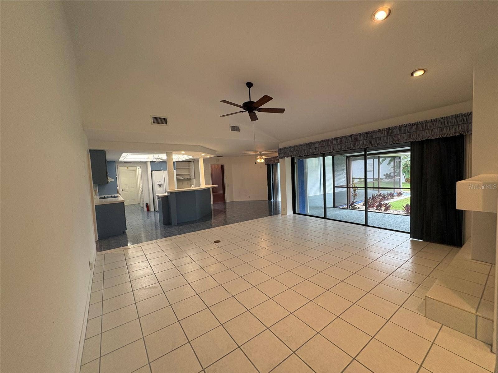 4328 COUNTRY CLUB BOULEVARD, Cape Coral, FL 33904 Family room towards Kitchen