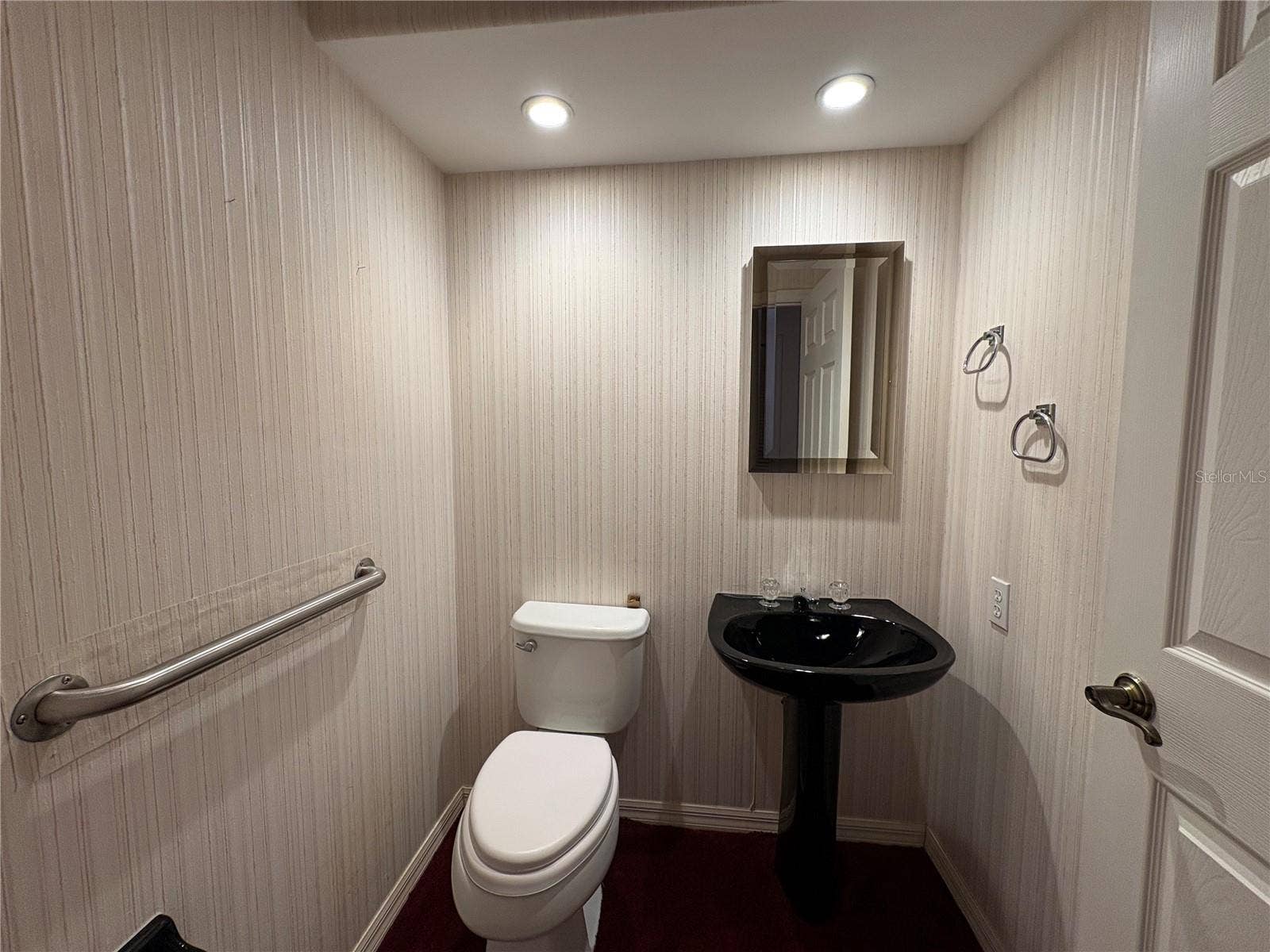 4328 COUNTRY CLUB BOULEVARD, Cape Coral, FL 33904 Guest Bath