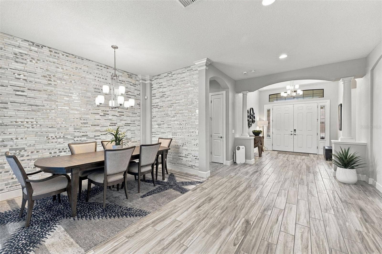 4723 BENITO COURT, Bradenton, FL 34211 Beautiful Dining Room Accent Wall