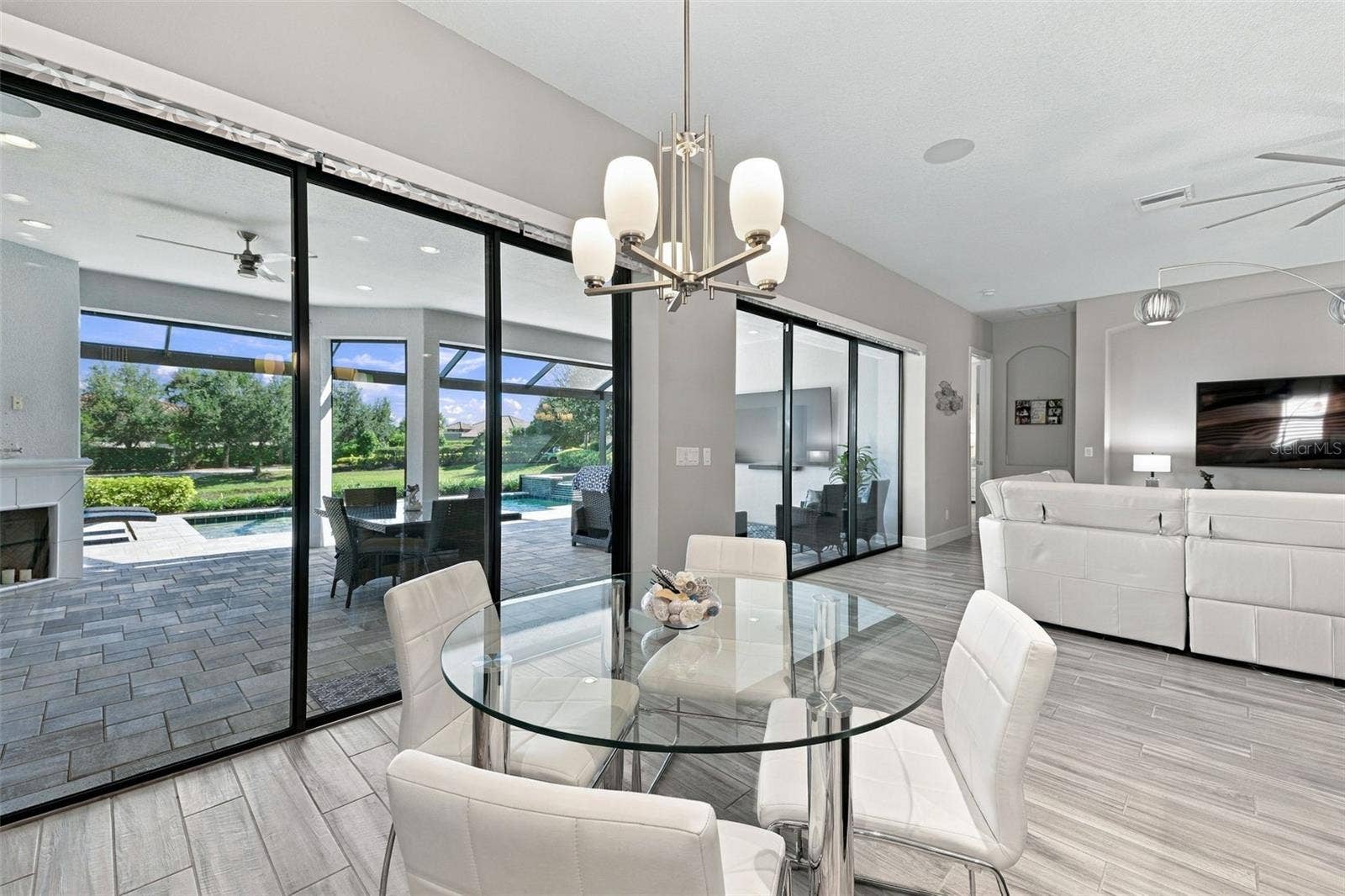 4723 BENITO COURT, Bradenton, FL 34211 Dinette