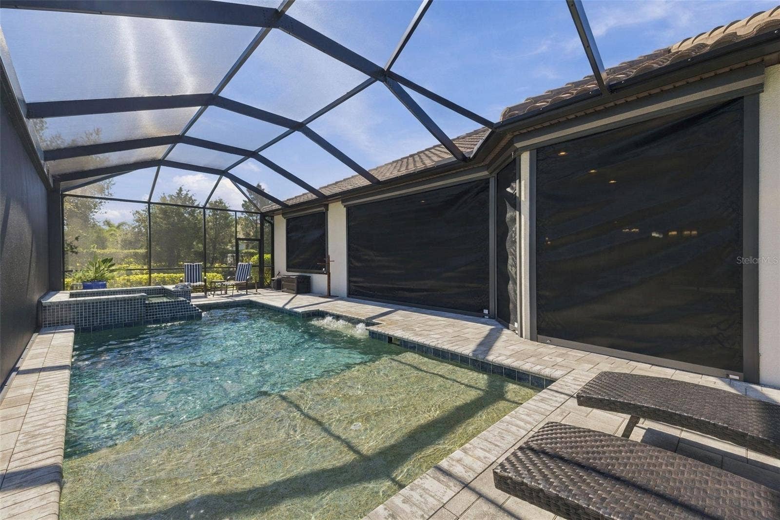 4723 BENITO COURT, Bradenton, FL 34211 Hurricane Shades down
