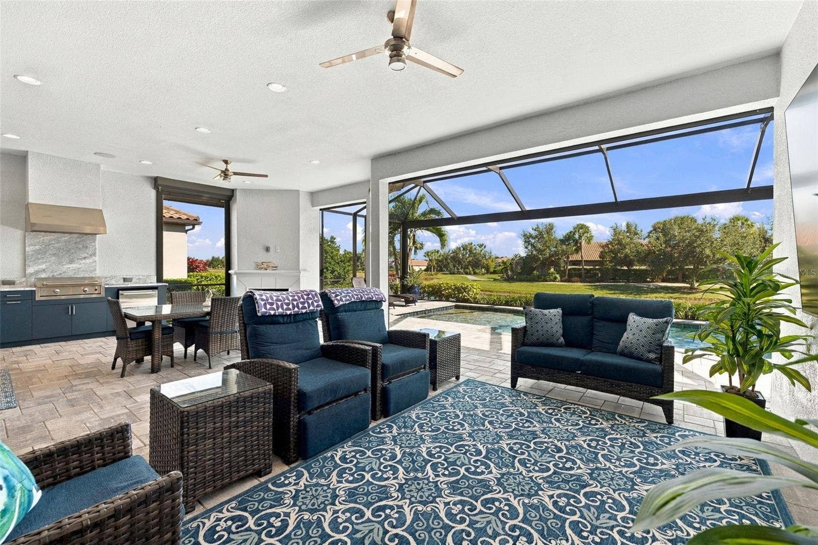 4723 BENITO COURT, Bradenton, FL 34211 Outdoor living!