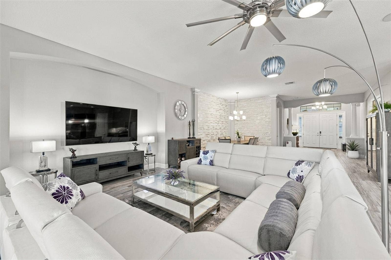 4723 BENITO COURT, Bradenton, FL 34211 Gathering place