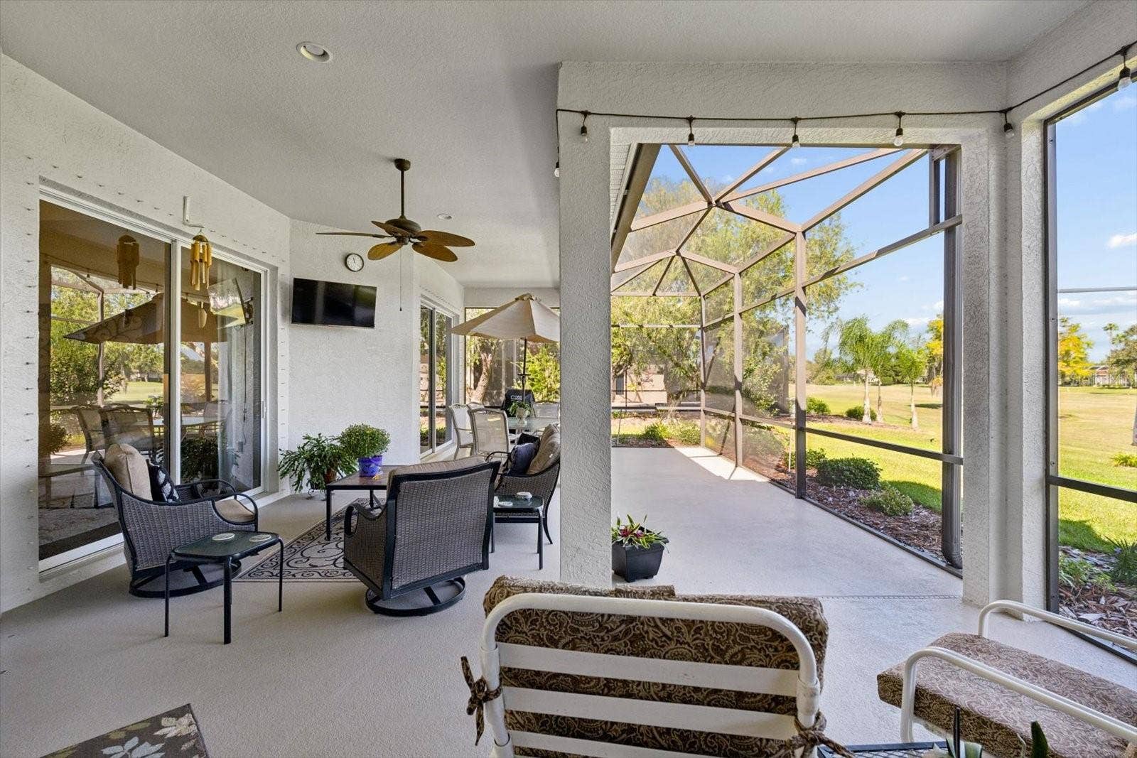 9921 LAUREL VALLEY AVENUE CIRCLE, Bradenton, FL 34202 9921 LAUREL VALLEY AVENUE CIRCLE, Bradenton, FL 34202
