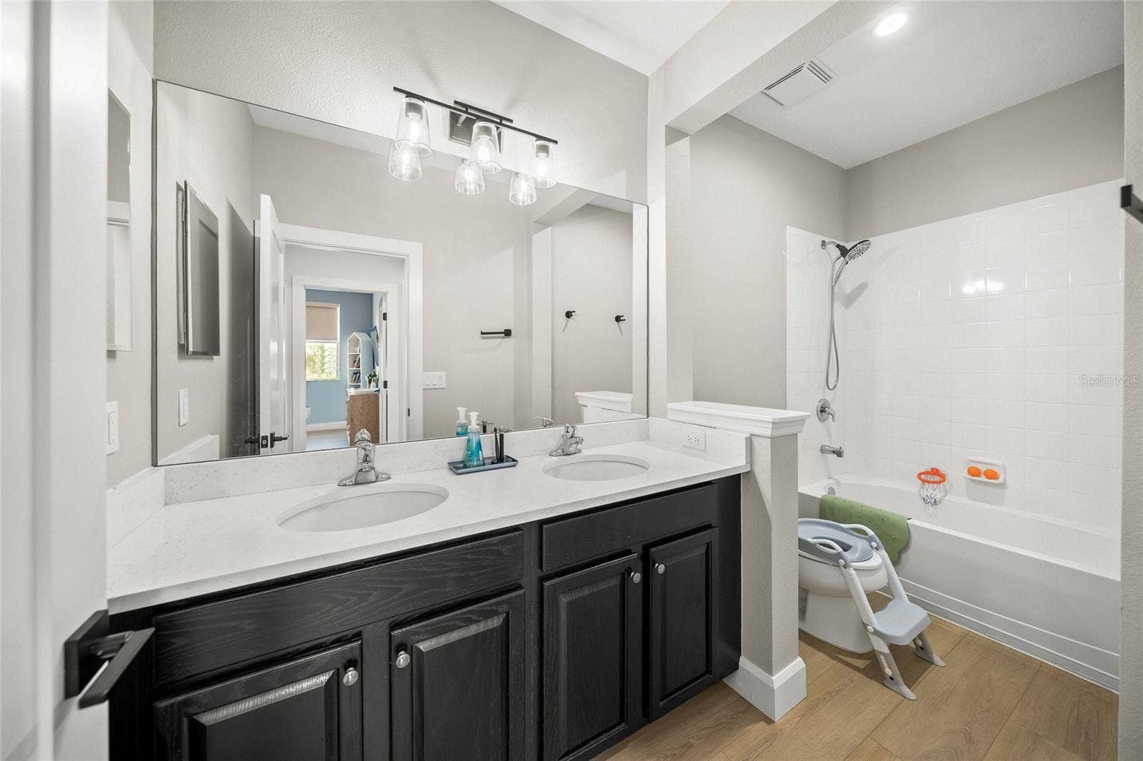 4707 GARDEN ARBOR WAY, Bradenton, FL 34203 4707 GARDEN ARBOR WAY, Bradenton, FL 34203