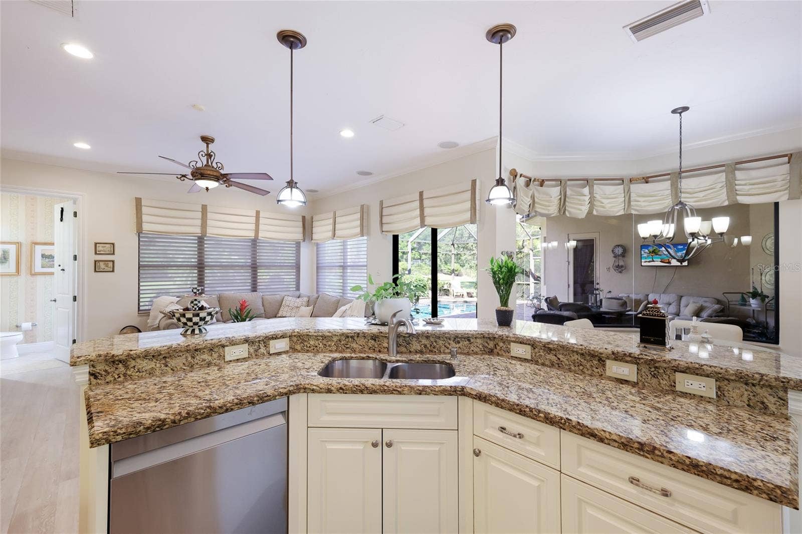 6918 BRIER CREEK COURT, Lakewood Ranch, FL 34202 6918 BRIER CREEK COURT, Lakewood Ranch, FL 34202