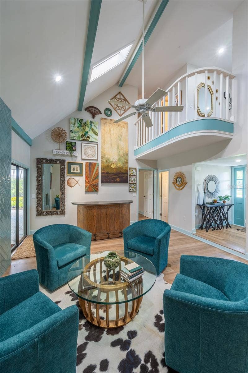 5005 CANTERBURY DRIVE, Sarasota, FL 34243 Lounge