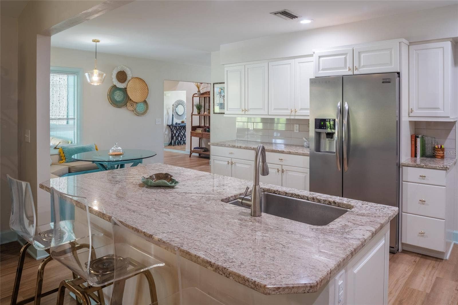 5005 CANTERBURY DRIVE, Sarasota, FL 34243 Kitchen