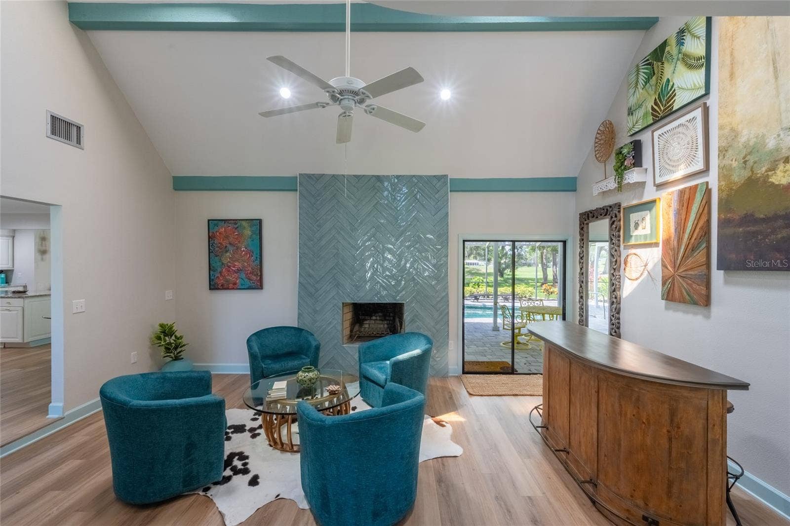 5005 CANTERBURY DRIVE, Sarasota, FL 34243 Lounge