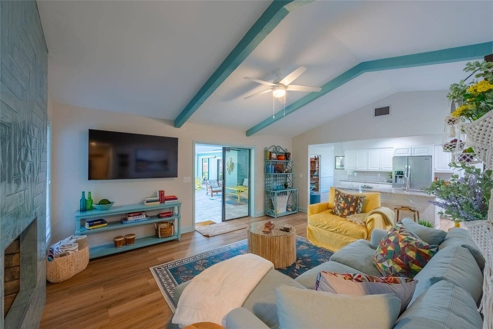 5005 CANTERBURY DRIVE, Sarasota, FL 34243 Family Room
