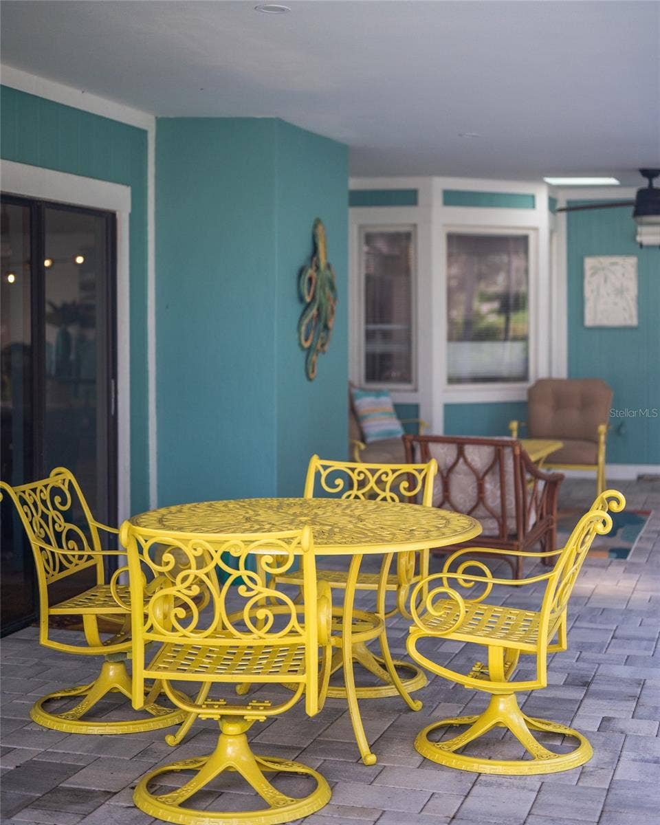 5005 CANTERBURY DRIVE, Sarasota, FL 34243 Outdoor Eating