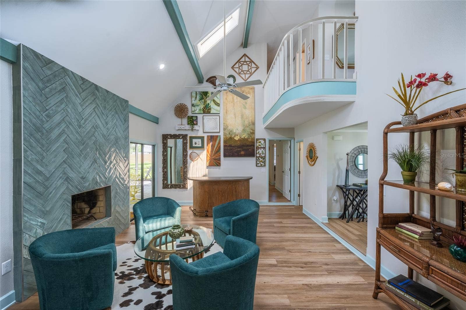 5005 CANTERBURY DRIVE, Sarasota, FL 34243 Lounge