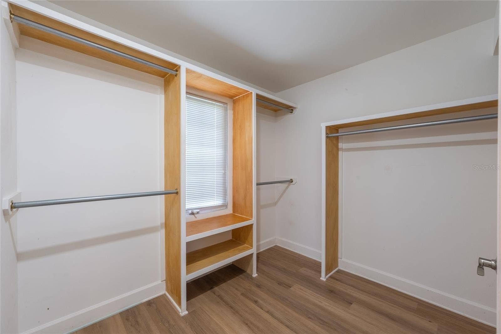 5005 CANTERBURY DRIVE, Sarasota, FL 34243 Primary Closet