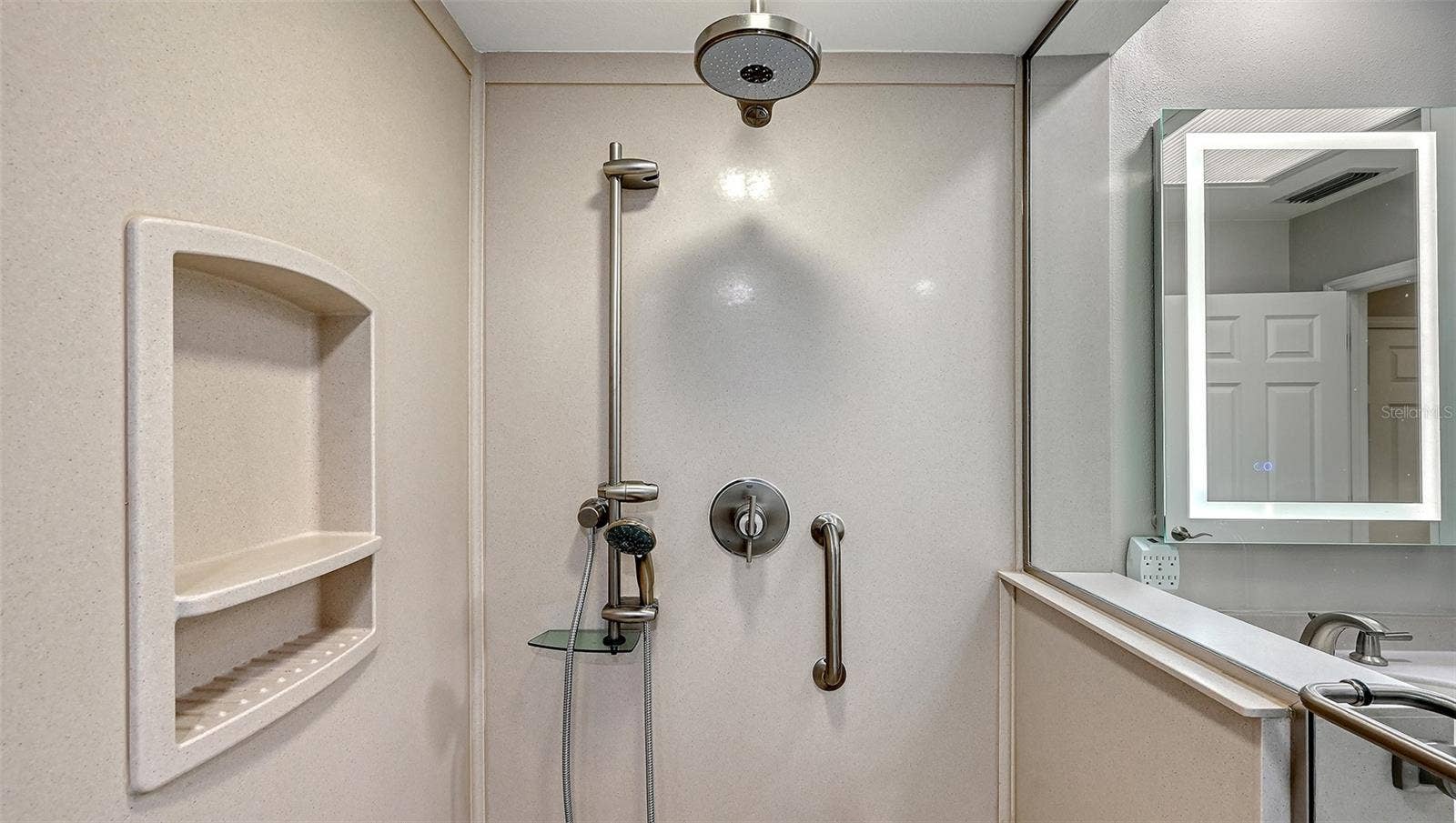 2245 HARBOURSIDE DRIVE, #101, Longboat Key, FL 34228 2245 HARBOURSIDE DRIVE, #101, Longboat Key, FL 34228
