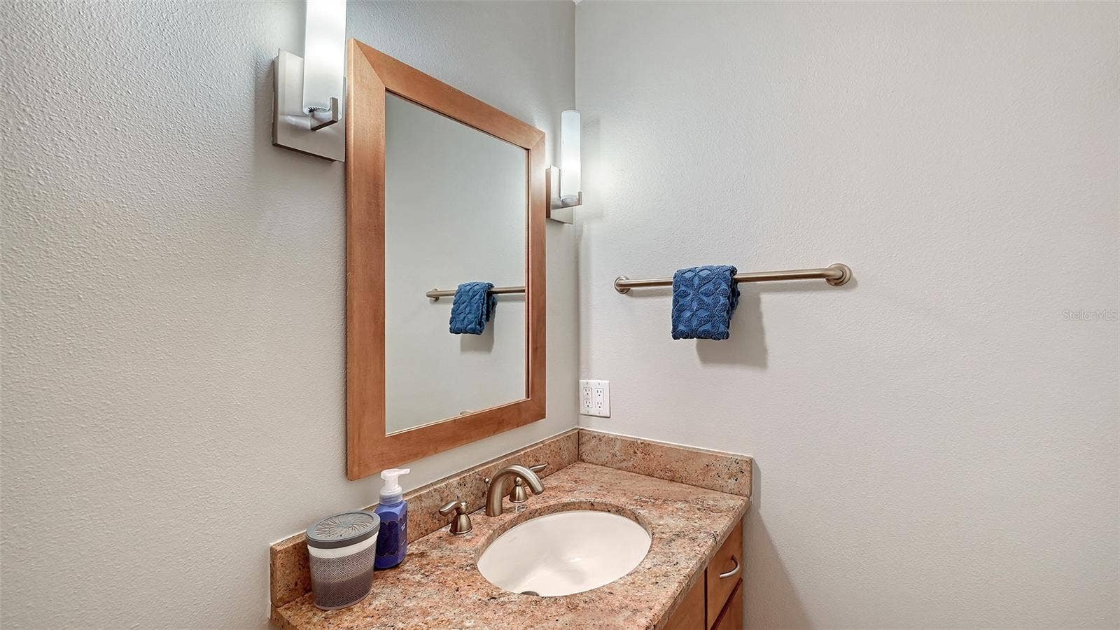2245 HARBOURSIDE DRIVE, #101, Longboat Key, FL 34228 2245 HARBOURSIDE DRIVE, #101, Longboat Key, FL 34228