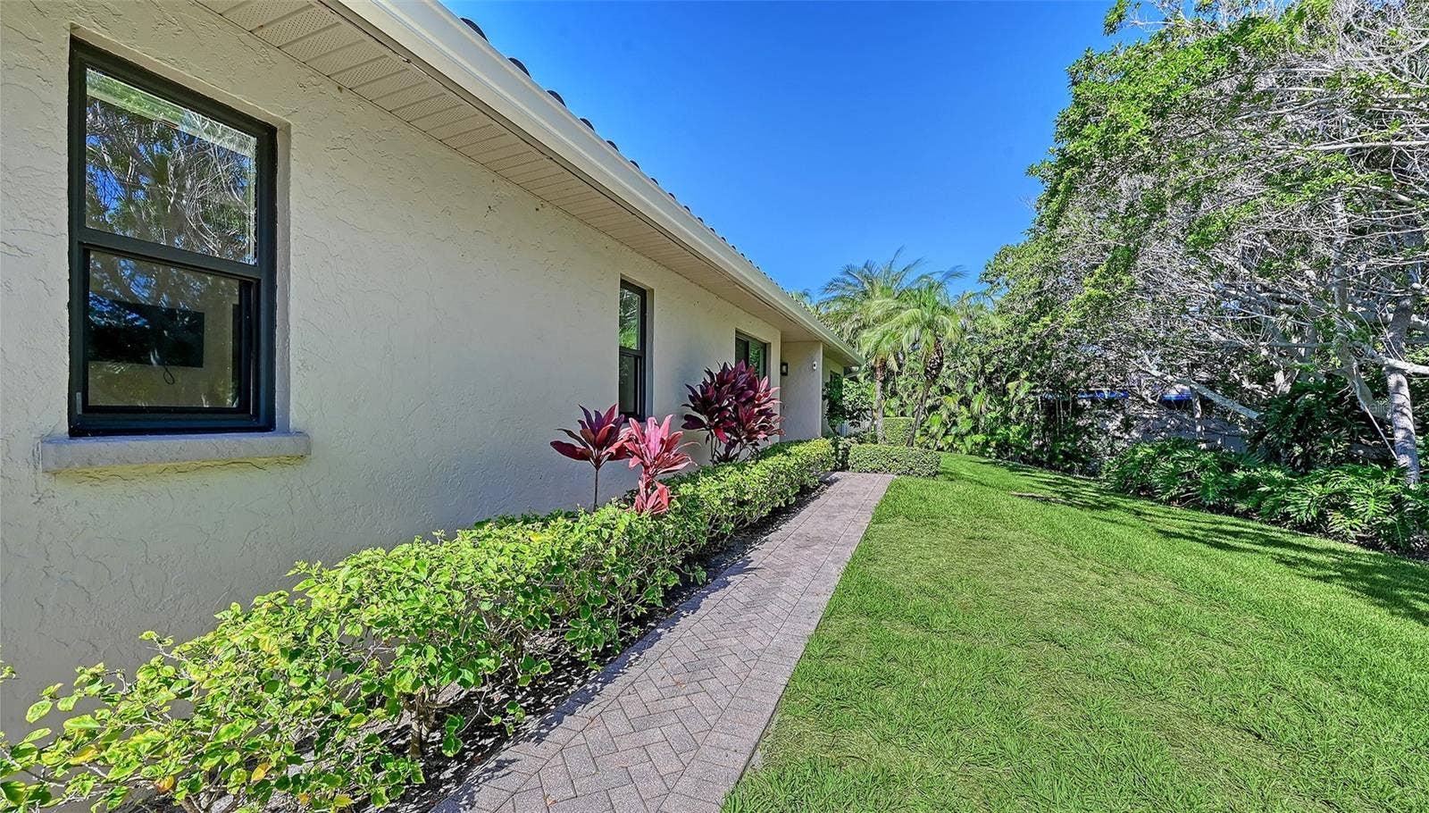 2245 HARBOURSIDE DRIVE, #101, Longboat Key, FL 34228 2245 HARBOURSIDE DRIVE, #101, Longboat Key, FL 34228