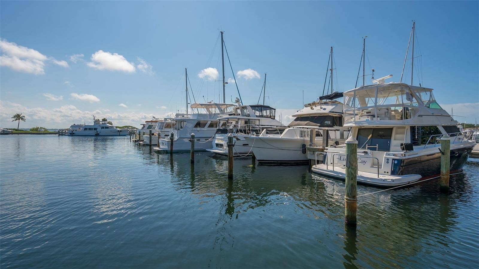 2245 HARBOURSIDE DRIVE, #101, Longboat Key, FL 34228 2245 HARBOURSIDE DRIVE, #101, Longboat Key, FL 34228